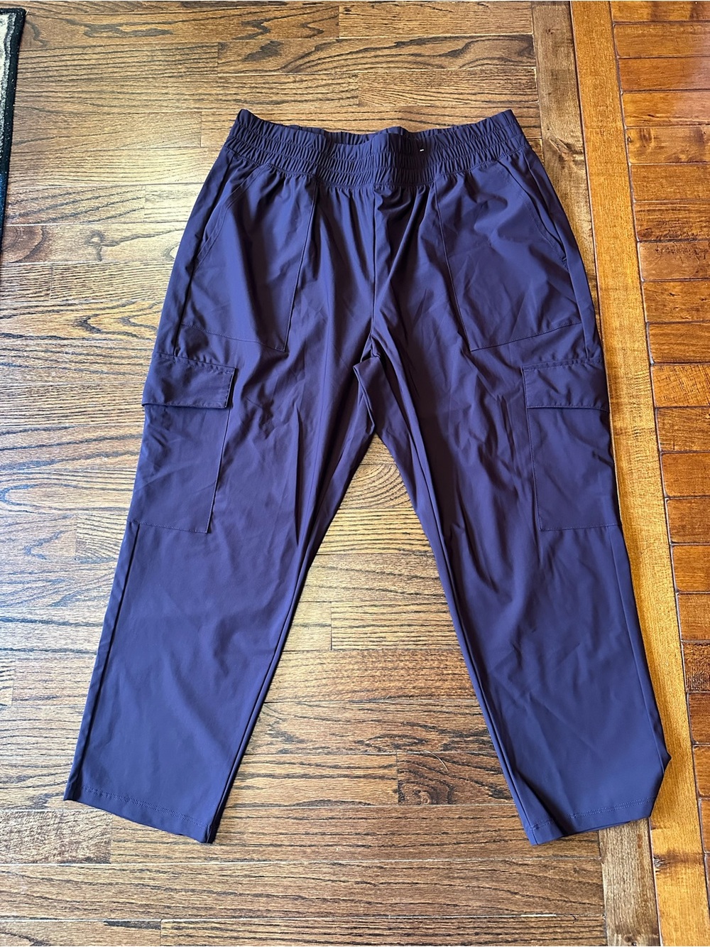 Old Navy Women's burgundy cargo Joggers